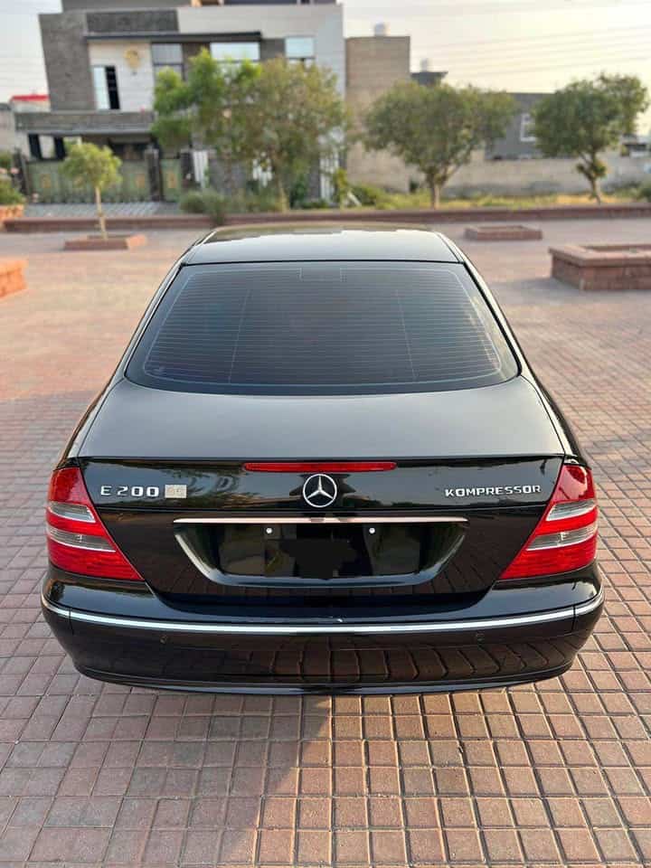 Mercedes-Benz E-Class back